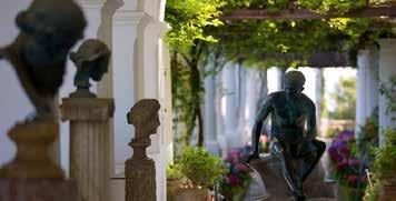 Vi tar oss upp till Anacapri för att besöka Axel Munthes villa San Michele med sin hänförande utsikt och trädgård. Axel Munthe var livläkare till drottning Victoria som var gift med Gustaf V.