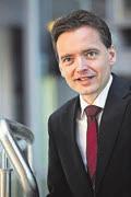 Det gäller vägar och järnvägar såväl som luft- och sjöfart. V drar vårt strå tll stacken planerngen av en smart, samhällsekonomskt effektv och långsktgt hållbar nfrastruktur, berättar han.