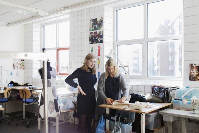 Med yrkesexamen från Fashion Design har du en gedigen grund för att arbeta som designer inom