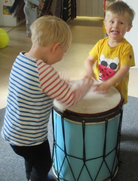 Vi valde att fördjupa ljud/musik med hjälp av dansen.