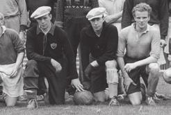 Birgir Guðjónsson, KR, Þórhallur Einarsson, Fram, Albert Guðmundsson, Val, sem kom til móts ið liðið frá Glasgow, en hann ar nýbúinn að ljúka þar námi frá erslunarskóla og ar á heimleið, og