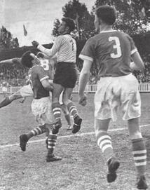Varamenn oru Björgin Hermannsson, Val, Gunnar Leósson, Fram, Jón Leósson, ÍA, Helgi Björginsson, ÍA og Skúli Nielsen, Fram. Eldskírnin í Nantes átta mörk!