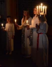 Lucia, Jul och Nyår i Högbergskyrkan Vi är inne i årets mörkaste tid. Då får vi njuta av ljusen vi tänder i december och glädjen att mötas till högtider.