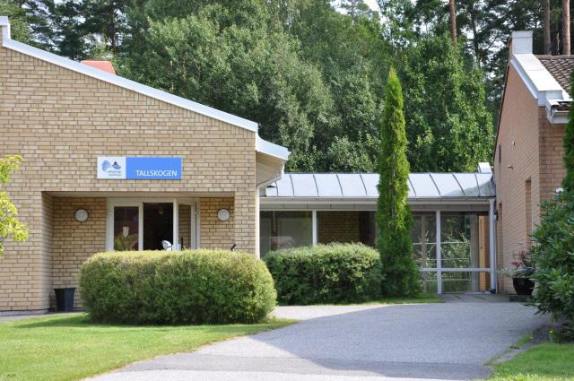 För många där rörelseförmågan minskat är inte behovet att flytta till någon specialbostad utan det räcker med att kunna flytta till en lägenhet som är utformad på det sätt som personen ifråga behöver.