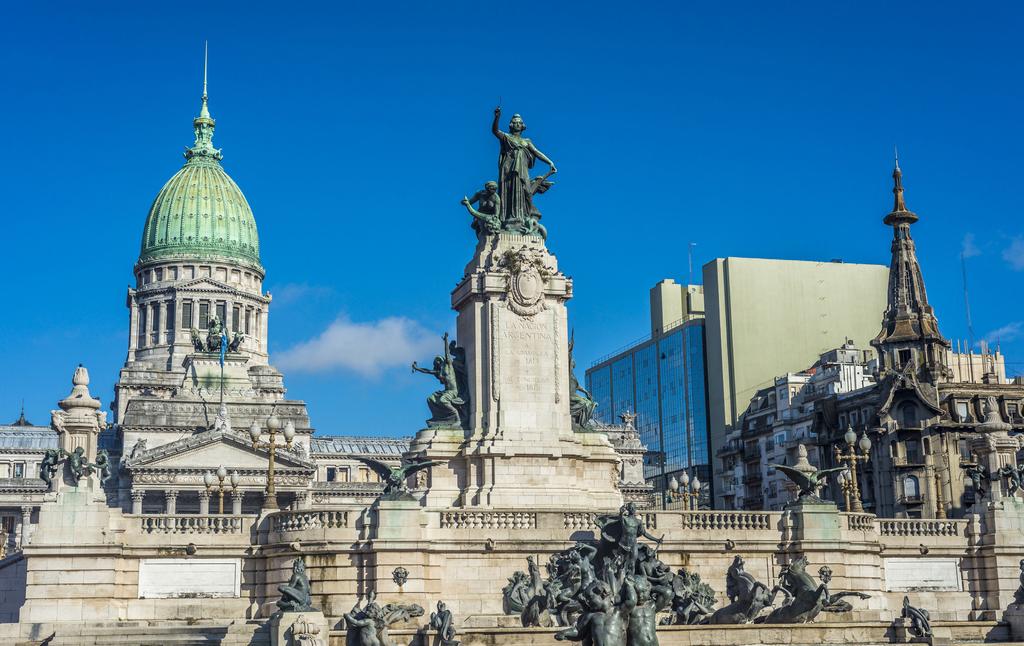 Smaka på Argentina, 10-dagars Resan börjar i Argentinas huvudstad Buenos Aires där vi tar en stadsrundtur.