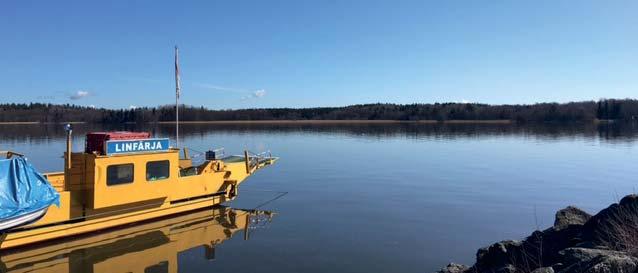 KOMMUNIKATIONER OCH INFRASTRUKTUR Upplands lokaltrafi k trafi kerar sträckan mellan Enköping och Strängnäs med busslinje 876. Närmaste hållplats är Aspö handel som ligger cirka 11 km från färjan.