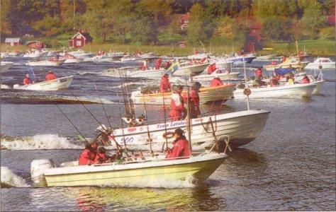 De stora gäddorna fångades i norra delen av Fryken FRYKSTA Kalle Lindqvist satt i sin husvagn och studeradebroschyren med den aluminiumbåt som var första pris i årets Gäddfestival.