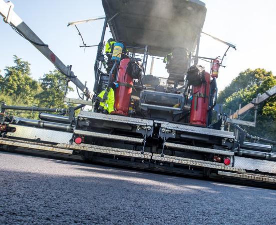 HÖGPRESTERANDE SKRIDAR 4-TUBSYSTEM Dynapacs skrid är marknadens mest uppskattade skrid världen över! Skriden är extremt stabil.