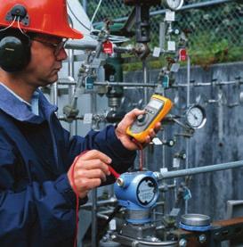 Generera spänning till 200 mv eller 20 V Mät loopströmsignaler (0-20 ma, 4-20 ma) med 0,01 % noggrannhet och 1 µa upplösning Mät processignalspänning från PLC, sändare Generera eller simulera 4-20 ma