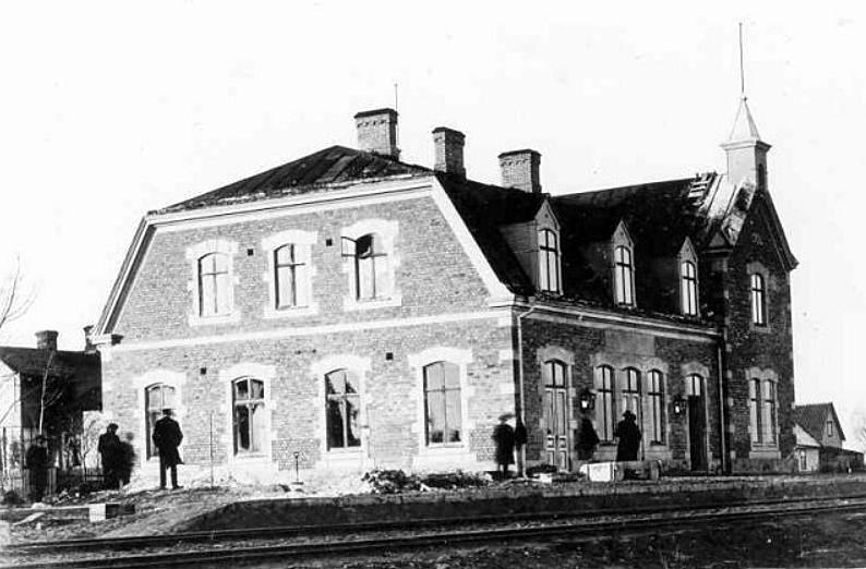 Familjen Bj erkén flyttade fr ån Tingsdals station 1922-10-04 till