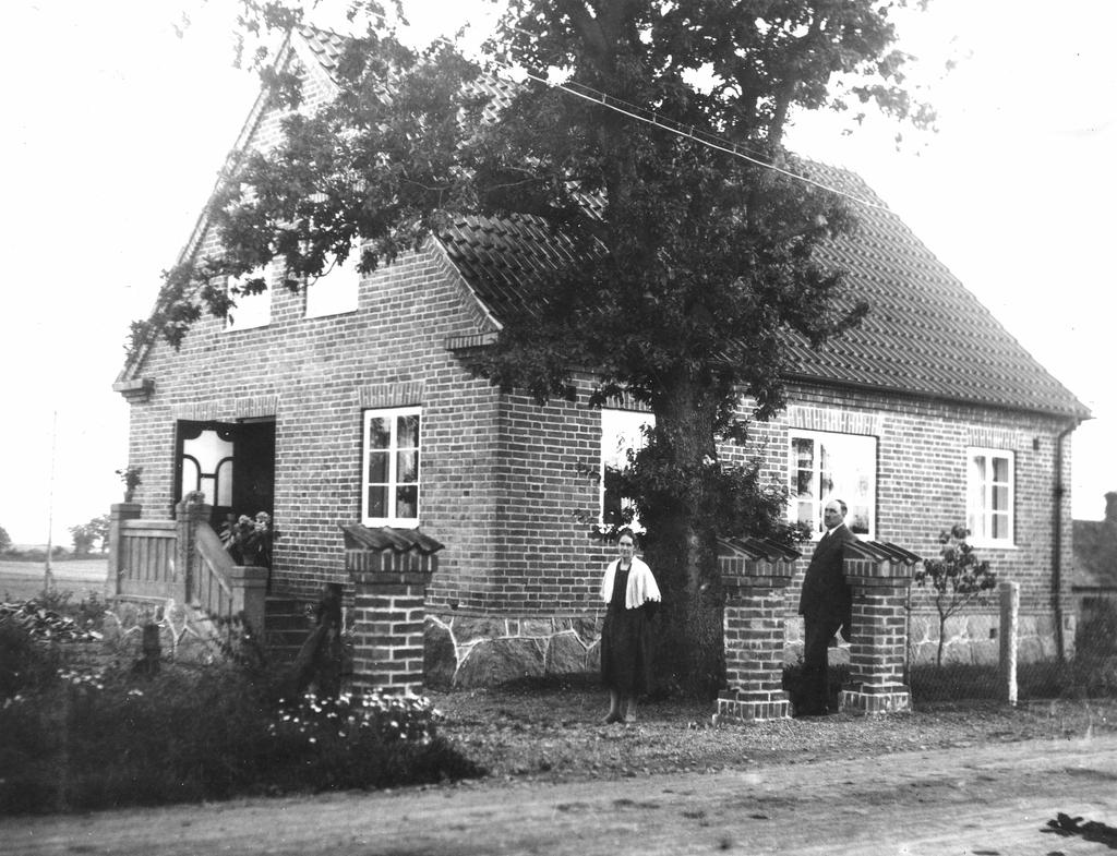 Alfred bror August f.1882-10-22, d.