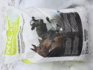 2:a saltningen sker efter lunch, spåren stänger kl 14:00, pistar 14.30-15.30. Önskad effekt i spåren uppnås då pistmaskinen är tillbaka runt 15:30.