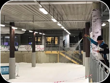 Diskussion om saltets påverkan på byggnader och miljö, medförde att områden där eventuell saltning planerades förseddes med plast.