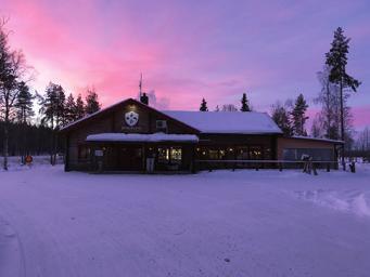 PINGSTKYRKANS Stängt ikväll onsdag! Allt inom däck och fälg!