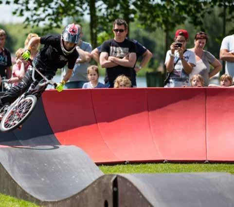 Pumptrack Pumptrack är en perfekt bana där man kan öva sin balans och lära sig nya färdigheter tillsammans med andra.