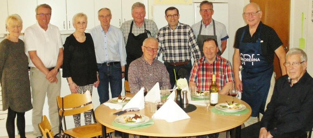Matlagnings kurs herrar Herrarna avslutade sin matlagningskurs, under en eftermiddag i april månad.