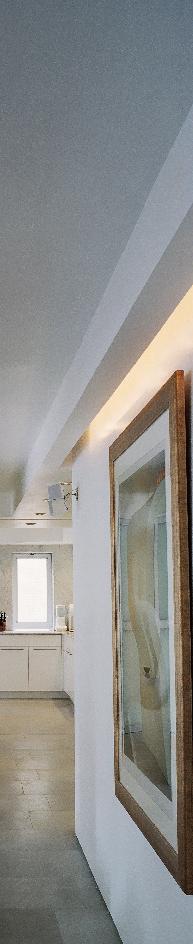 TA K Infällt LJUSLISTER Slimlight ljuslister består av en aluminiumprofil med små spollampor med Xenongas. Gasen ger ljuskällorna en mycket lång livslängd.