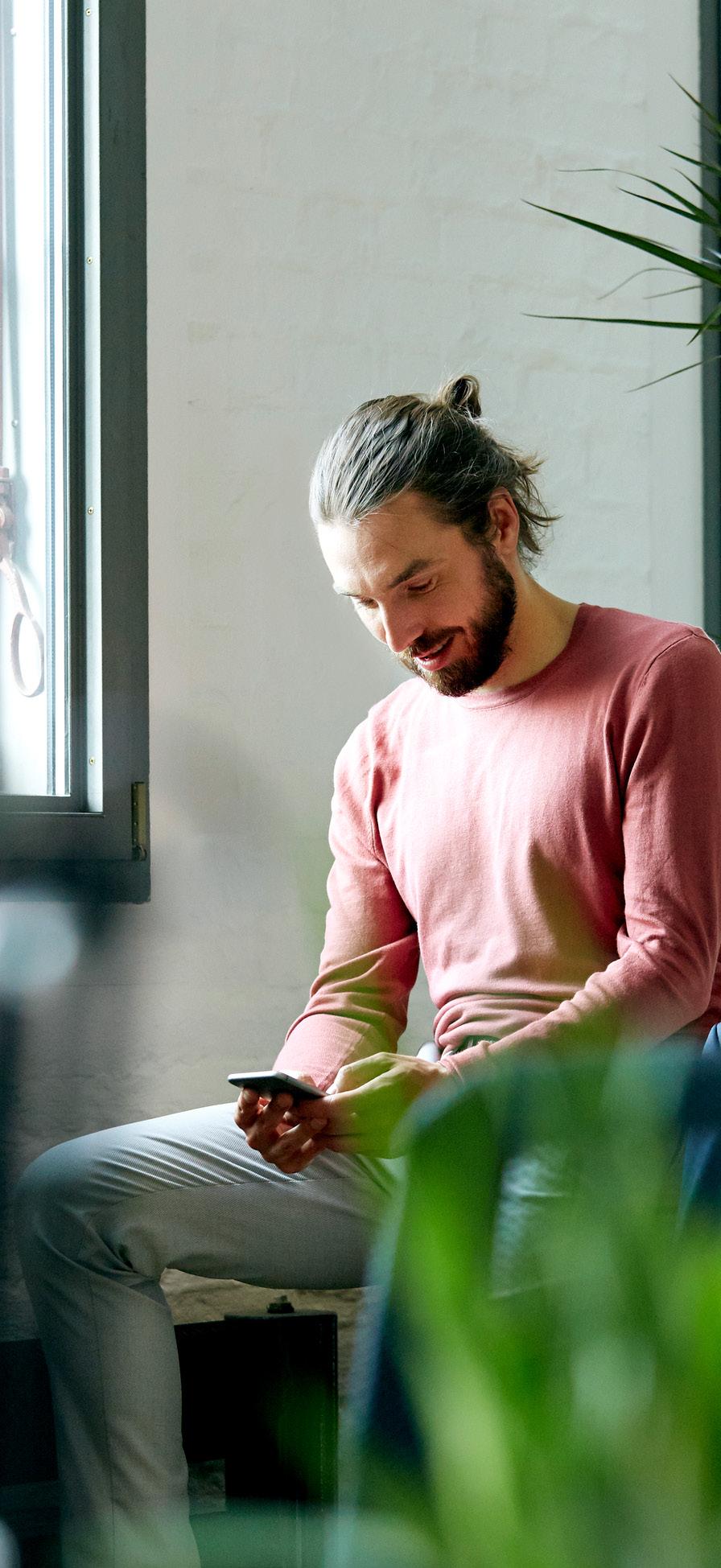 KOMMUNICERA I MOLNET Skype för företag ger personalen möjlighet att snabbt komma i kontakt med sina kolleger.