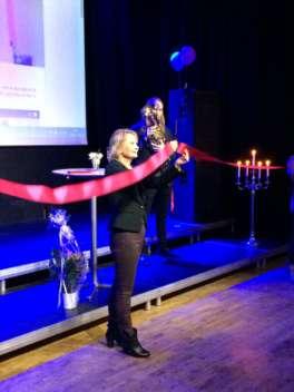 Jane Karlsson, Örebro läns bildningsförbund signerade för länsbildningsförbundets räkning skrev på för alla studieförbund.