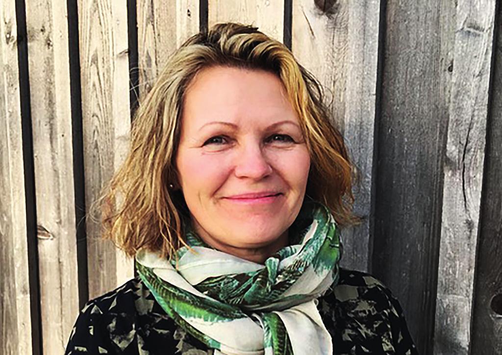 Utbildad massageterapeut med inriktning på healing samt yougainstruktör.