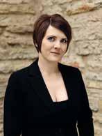 svenskadeckarfestivalen.se BELINDA BAUER Engelsk kriminalförfattare som direkt blev en internationell stjärna när hon 2011 debuterade med Mörk jord, första delen i Exmoore-trilogin.