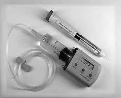 APOMORFININFUSION Apomorfin (D1 och D2 dopaminreceptoragonist) administreras kontinuerligt subkutant, oftast i bukhuden.