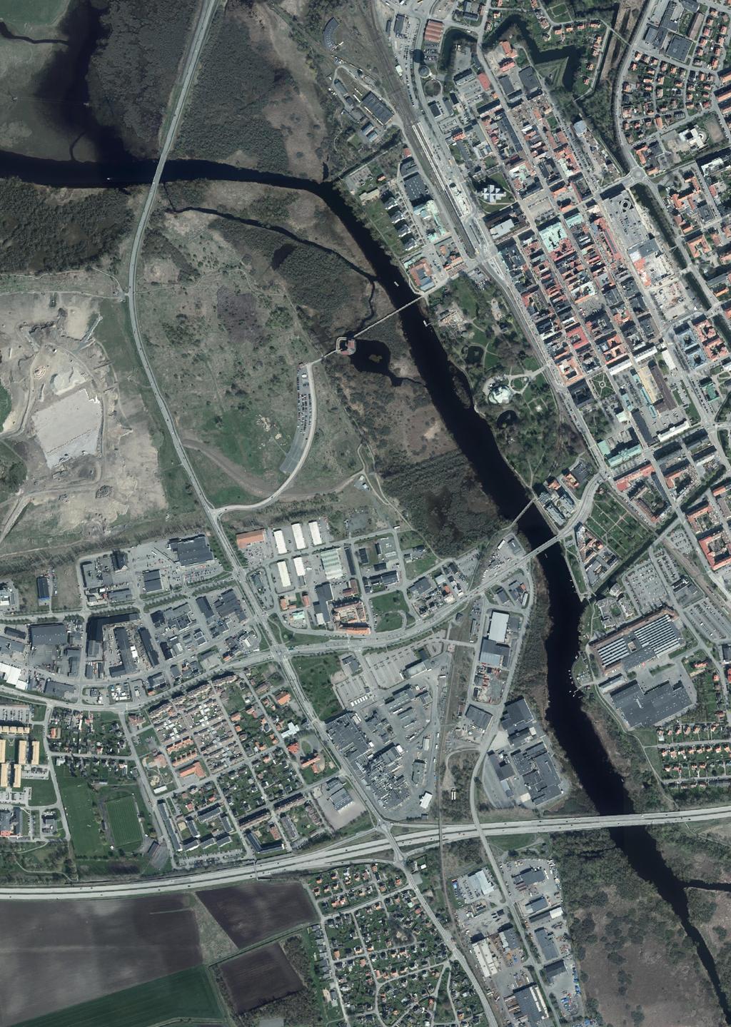 Avgränsning Den fysiska avgränsningen av pilotområdet Vilans strandäng omfattar området norr om Långebrogatan, väster om Helge å, öster om Härlövsängaleden/ Allégatan och norrut mot våtmarken så
