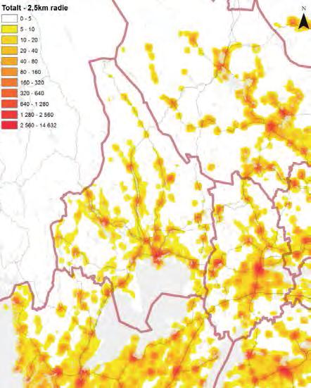 REGIONAL SYSTEMANALYS VÄRMLAND 2017 Befolkningsstruktur De senaste 20 åren har andelen boende i komunhuvudort, övriga tätorter respekive utanför tätort varit stabilt.