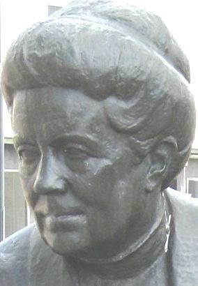 Fem snabba frågor om Selma En liten frågesport om Selma Lagerlöf, vår stora författare som har gjort Falun så känt genom sina böcker.