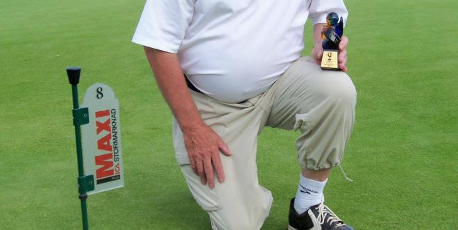 Från båda golfbanorna rapporteras om bra intresse. Flera av spelarna hade fyllt 80 och mer.