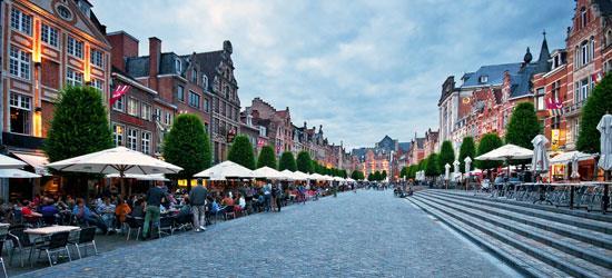 Oude Markt Världens längsta bar/uteservering Fritid och sociala aktiviteter I ditt studentkort ingår ett sportkort, vilket innebär att du kan använda de fina faciliteter som finns i