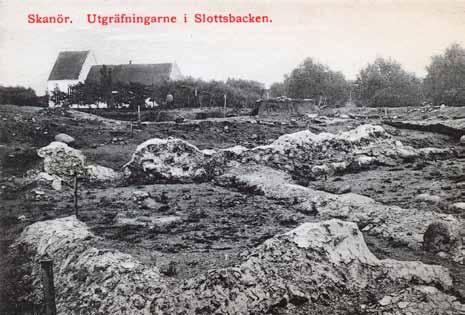Bildbanken forts. Ovan: En vackert färglagd bild av Falsterbo station pryder detta vykort från cirka 1905-06. Hvellinge-Skanör-Falsterbo Järnväg (HSFJ), byggdes under 1903 och invigdes i maj 1904.