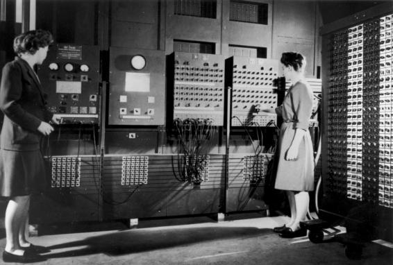 ENIAC bestod av ett antal separata maskiner som kunde addera, multiplicera, dra kvadratrot etc.