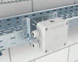Dosplåt universell Fastsättning av dosplåt MP UNI sker med hjälp av skruvförbindning på kabelrännans sidogavel. Installation lock med vridregel.