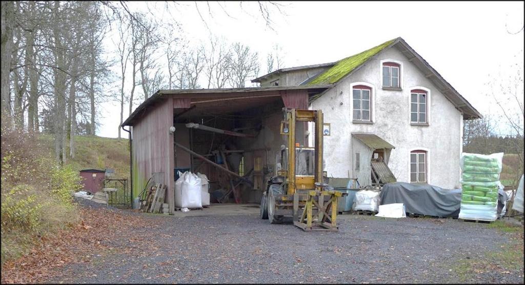Melleruds kommun Assarebyn kvarn, kraftverk och såg Kommun: Mellerud Socken: Ör Fastighetsbeteckning: Assarebyn 3:2 Övrigt: - Kvarnen och dammen uppfördes i nuvarande utseende 1904 av riksdagsman