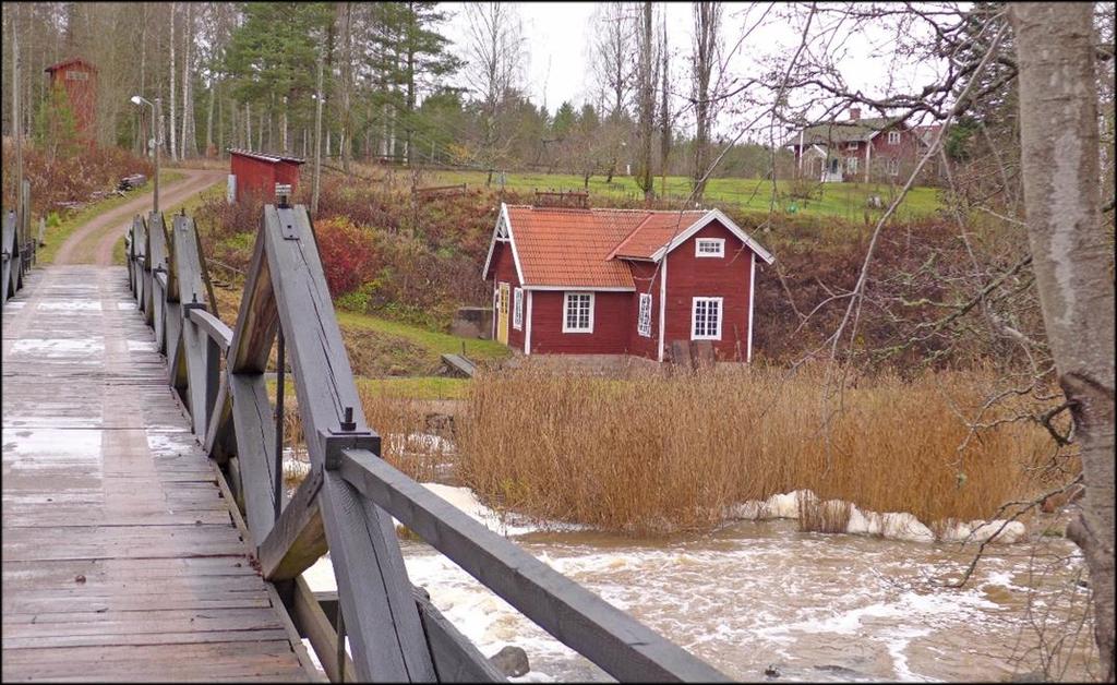 Skövde kommun Sörbylunds kraftverk Kommun: Skövde Socken: Frösve Fastighetsbeteckning: Sörbylund 1:5 Övrigt: - Sörbylunds kraftverk uppfördes efter att den tidigare kraftverksbyggnaden hade raserats