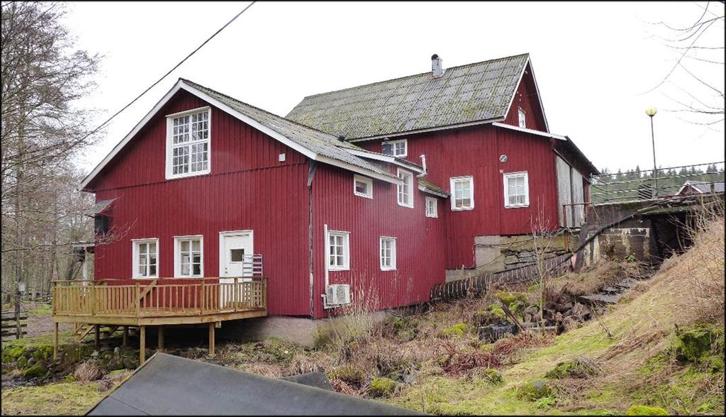 Borås kommun Vänga kvarn Kommun: Borås Socken: Vänga Fastighetsbeteckning: Nolhaga 2:1 Övrigt: Kulturmiljöprogram Kvarnen uppfördes på 1860-talet och försågs med ett bröstfallshjul som drev 2 stenpar.