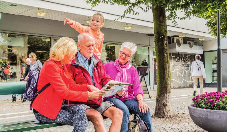 Sevärdheter & upplevelser Gågatan Algatan är stadens shoppingstråk. Mitt i centrum ligger gågatan - Algatan. MUSEUM 1.
