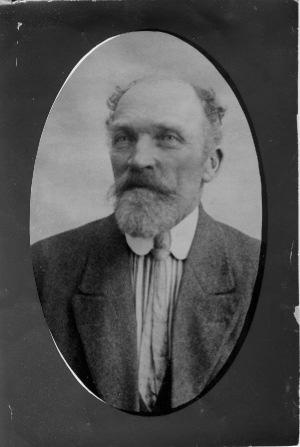 Vigsel 1912-10-30. John Harry Karlsson. Född 1913-07-25 Krossekärr. Död 2002-11-10 Grebbestad. Sune Algot Karlsson. Född 1916-07-09 Krossekärr. Död 2013-03-25 Grebbestad 3).