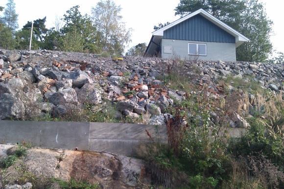 Val av hustyp ska utgå ifrån tomtens naturliga beskaffenhet och byggnader ska utformas med hänsyn till befintlig terräng.