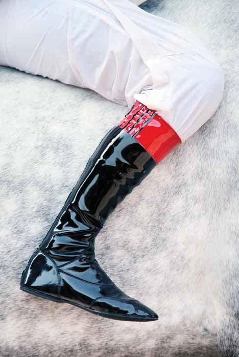 com SHOWROOM Grev Turegatan 60, 114 38 Stockholm ONLINE www.