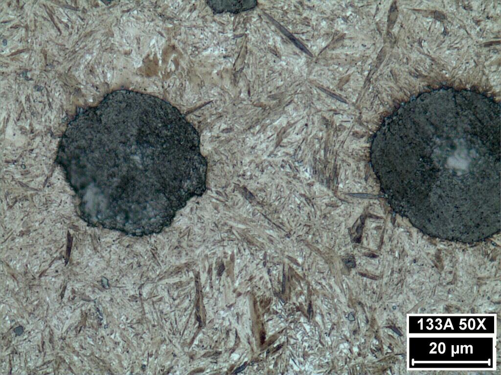 temperaturen 900ºC. Figur 4.51 Material 1 före härdprocess Figur 4.