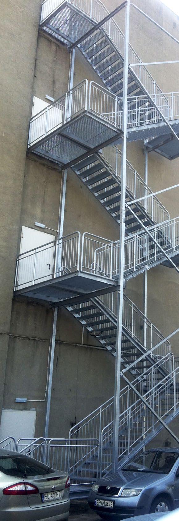 14 Industritrappor Raka trappor Våra raka trappor placeras oftast inom industriområden, men de
