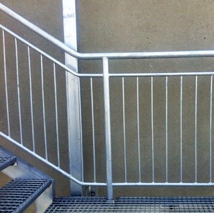 för att bära upp trappan och för byggnader där trappan ska vara helt självbärande.