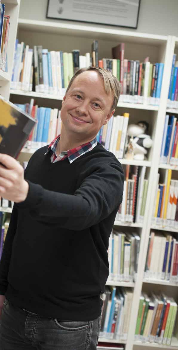 ll-center Lättläst och läsombud FDUV:s LL-Center producerar och främjar lättläst material på svenska i Finland och främjar läsning inom omsorgen genom läsombud och frivilliga högläsare.