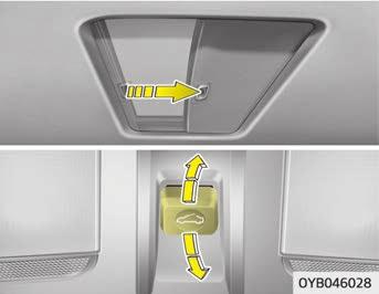 Öppna/stänga soltaket Stänga soltaket automatiskt: Tryck soltakets reglage framåt till det andra hacket och släpp det sedan. Soltaket stängs automatiskt.