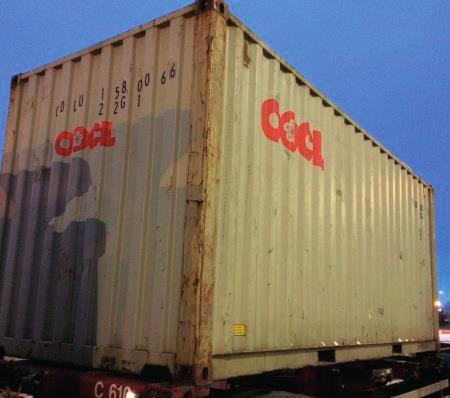 En jämförelsestudie ur ett användarperspektiv Figur 3-1: ISO-container (20-fot). Figur 3-2: Semitrailer med kapell. Figur 3-3: Grundkonstruktion för växelflak (bild: Lumsden 2006, s. 528).