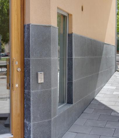 STENSOCKELFASAD Som standard är våra hus utrustade med stensockel som ger slittålighet trots neddragen