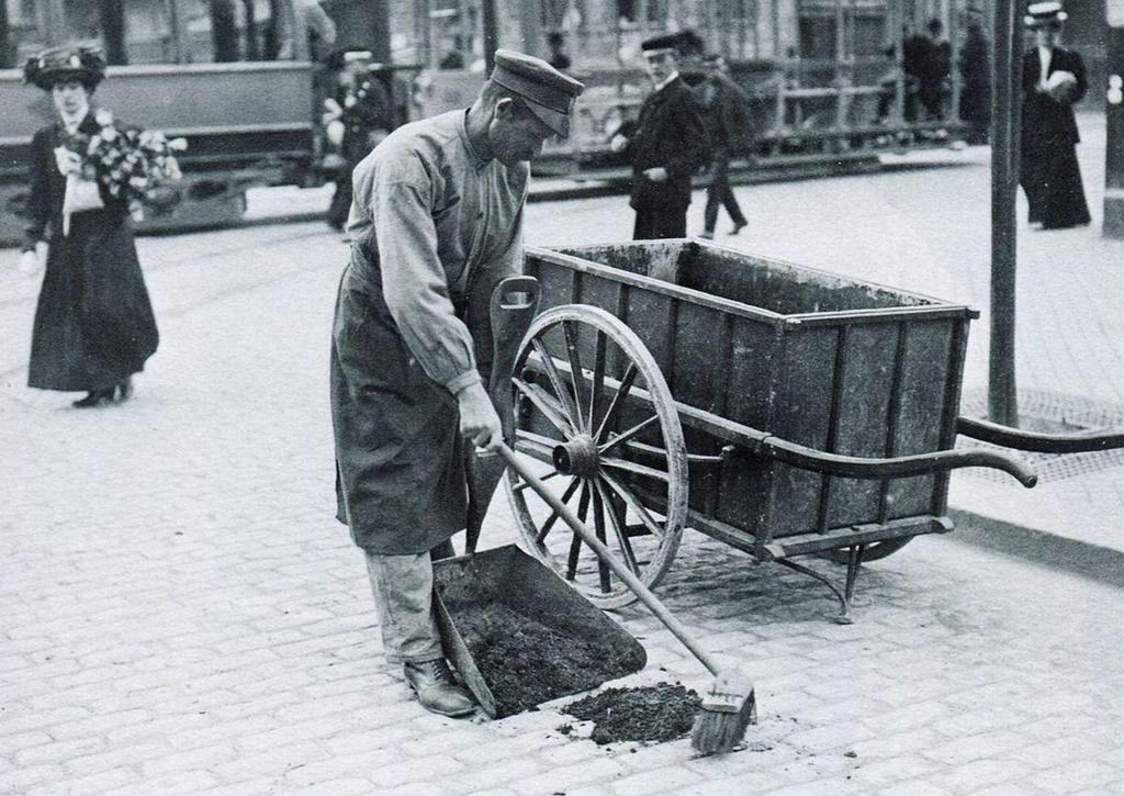 Miljö 1860 bestämde man att Stockholm skulle göras om till en bättre och mer hygienisk plats för folket. Under året 1866 kom man på, under ledning av Albert Lindhagen den så kallade Lindhagenplanen.