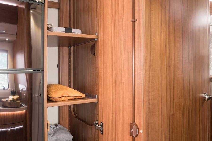 The illustrations are for example purposes only, and may feature optional extras, accessories and vehicle decorations which are not supplied as standard.